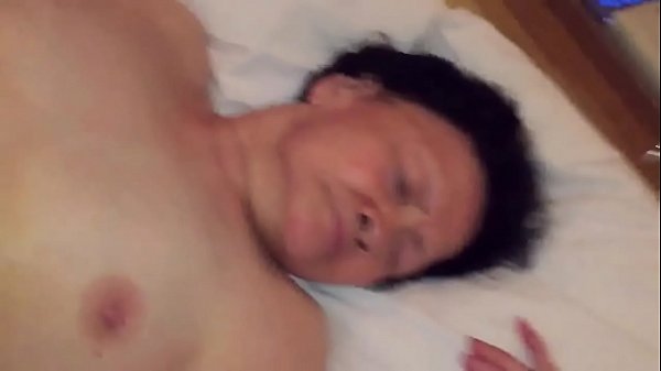 Hai mẹ con lợi dụng lúc bố đi chơi goo.gl/TzdUzu