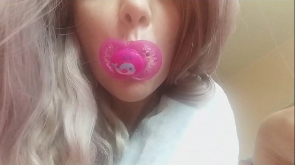 the is quickly learning the noble art of sucking ... she'_s still small but she learns with pleasure