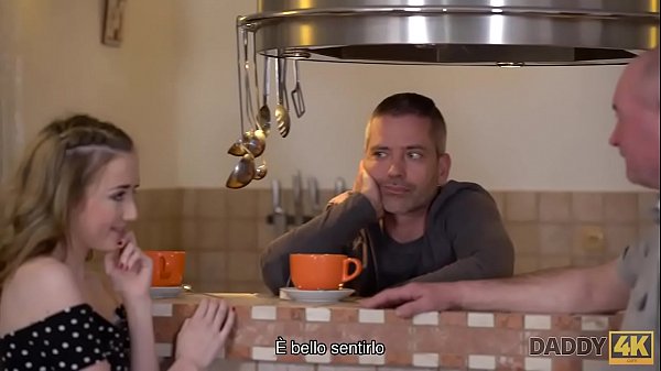 PAPÀ4K. Il potere della lingua russa