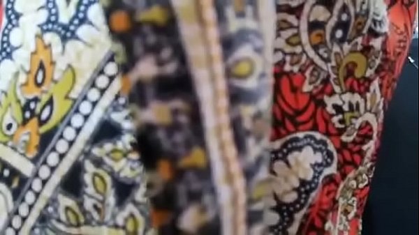 Accompagni il tuo m. in un negozio e spiarla mentre cambia i vestiti a quel ragazzo perverso che sei