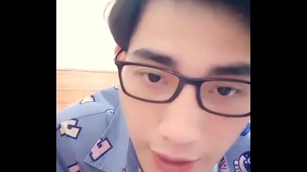 handsome guy with big cock masturbating d&acirc_m 0903