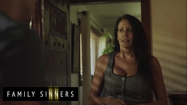 (Reagan Foxx) Is Very Horny So Her Stepson Codey Steele Gives Her What Her Husband Doesnt - Family Sinners