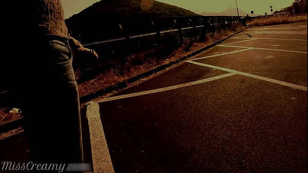 Schöner Teenie vergnügt sich als Amateur