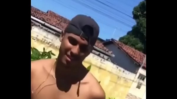 Cafu&ccedil_u dan&ccedil_ando sem cueca de pau duro