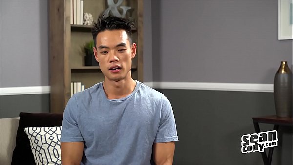 (Zac) - Fusto asiatico si masturba da solo in piscina - Sean Cody