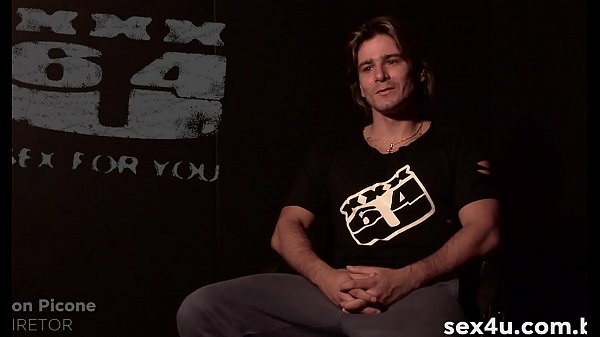 Intervista completa al mito Don Picone. Il regista porno di successo che vive la sua vita scoprendo bellissime attrici e giocando a poker a Las Vegas