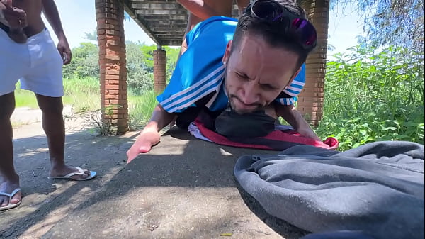 La plus grande orgie du parc, 3 CARIOCAS FONT BEAUCOUP DE LAIT À LEURS AMIS.