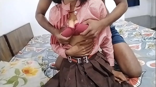 印度热女学生下课后第一次做爱