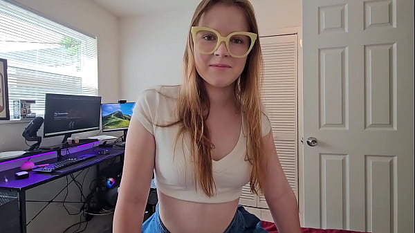 Condivido la stanza con la mia nuova sorellastra russa: Ava Marina: Dirty Tale: Danny Dirt