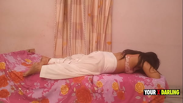 Ngày 03 Mẹ kế bị đau lưng, con trai riêng đụ bà và xoa bóp cho bà