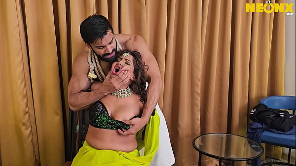 Wilder Sex, hungrige Ehefrau, Hardcore-Sex mit Ehemann, Arschlecken, schmutziger, schmerzhafter Sex