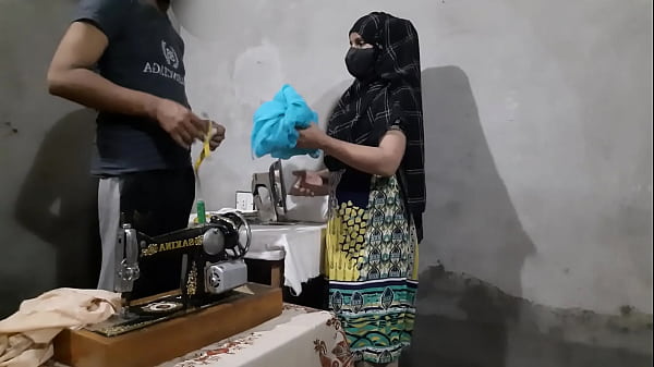 Une belle fille musulmane indienne se fait enculer par un tailleur