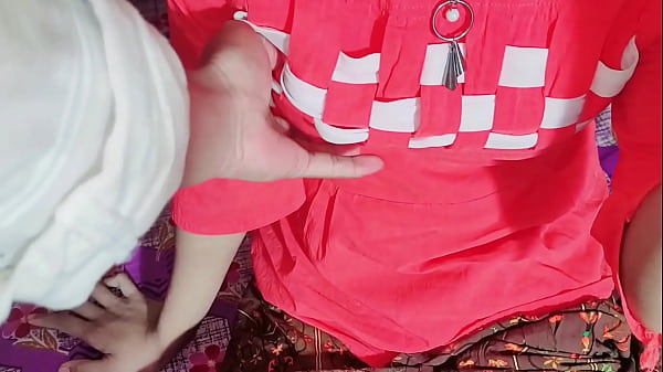 Llamé a una joven hermosa del pueblo y la follé duro