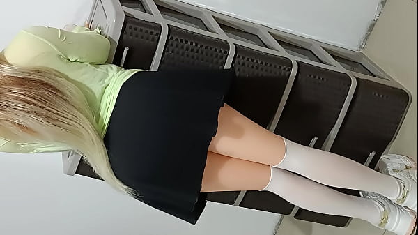 Das Verlangen zu ficken war nach dem Zumba-Kurs im Fitnessstudio immens... Ich steckte kaum die Spitze meines Schwanzes in sie hinein und das Vergnügen war unvorstellbar