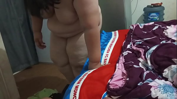 Après le massage, la belle-mère demande à lui baiser la chatte, partie 5