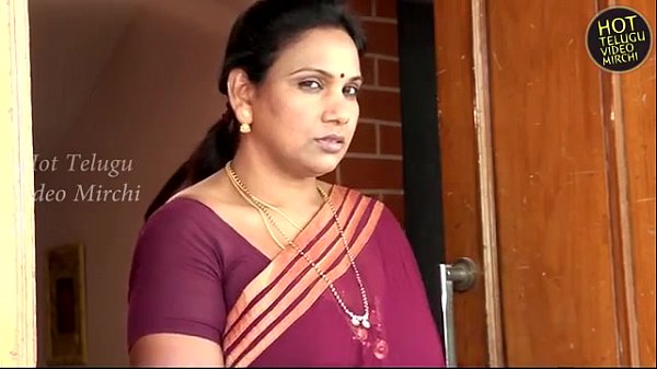 Dipendente della moglie del capo caldo per una storia d'amore selvaggia