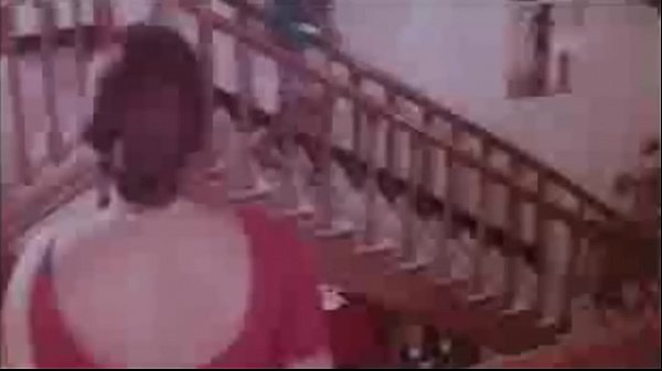 Ragazze che seducono un ragazzo per una storia d'amore selvaggia