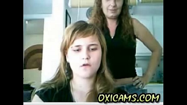 Webcam espanhola, namorada de 20 anos, mãe mostrando peitos (novo)